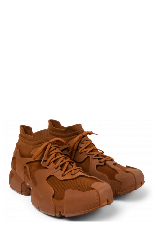 TOSSU Sneaker enreixada de color marró