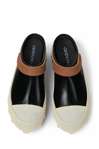 TRAKTORI Sabots en cuir noir-blanc-marron