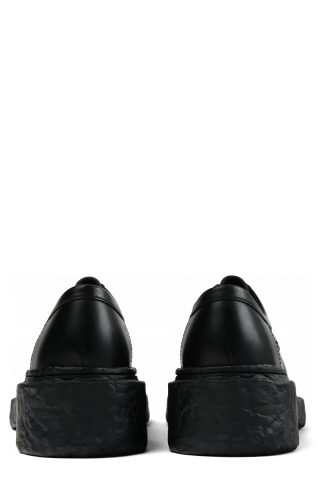 VAMONOS Chaussures à lacets en cuir noir