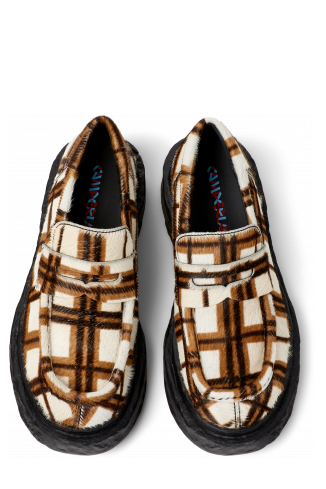 VAMONOS Mocassins en cuir à poils tartan marron écru