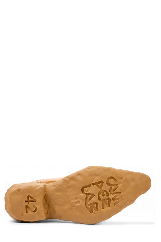 The soles of Venga Three-toned brushed leather boots