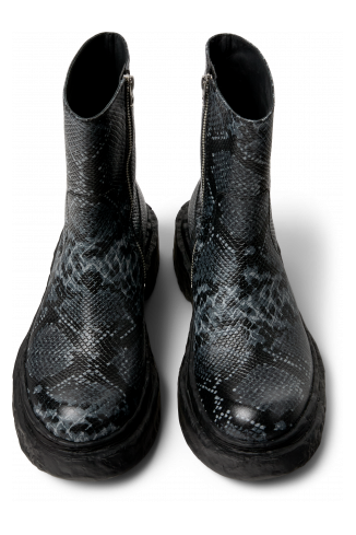 Overhead view of Vamonos Gray-Black Leather Boots