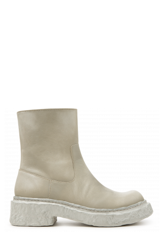 Side view of VAMONOS BEIGE-WHITE