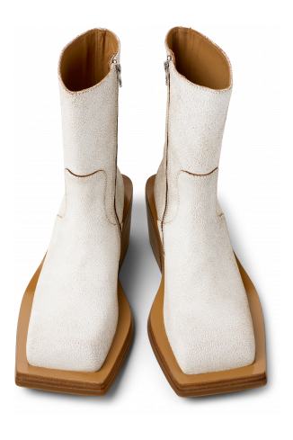 Overhead view of QUETAL White Cracked Leather Boots