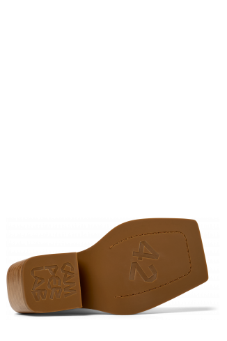 QUETAL White Cracked Leather Boots