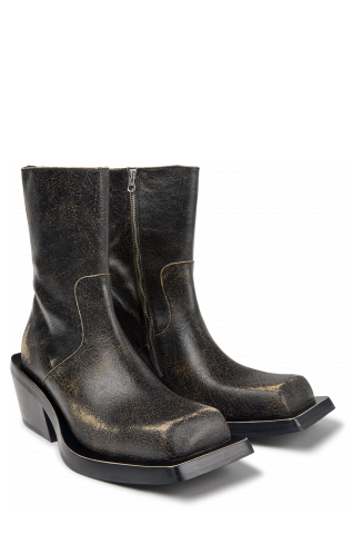 Front view of QUETAL BLACK-BROWN