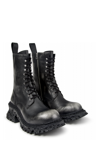 Front view of TERROSO BLACK