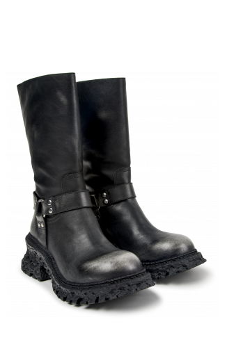 Front view of TERROSO BLACK