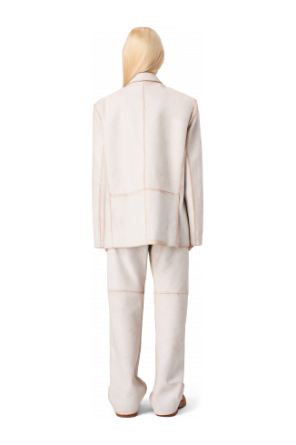 LEATHER BLAZER Americana de pell esquerdada de color blanc