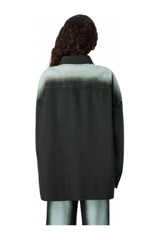 SPRAY PRINT DENIM SHIRT Camisa texana de color negre estampada amb un efecte d’esprai