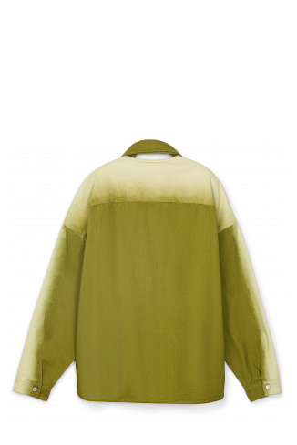 SPRAY PRINT DENIM SHIRT Camisa texana de color verd estampada amb un efecte d’esprai