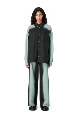 SPRAY PRINT DENIM JEANS Texans bootcut de color negre estampat amb un efecte d’esprai
