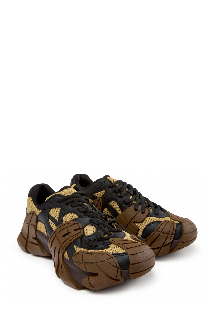 Front view of TORMENTA BROWN-BLACK