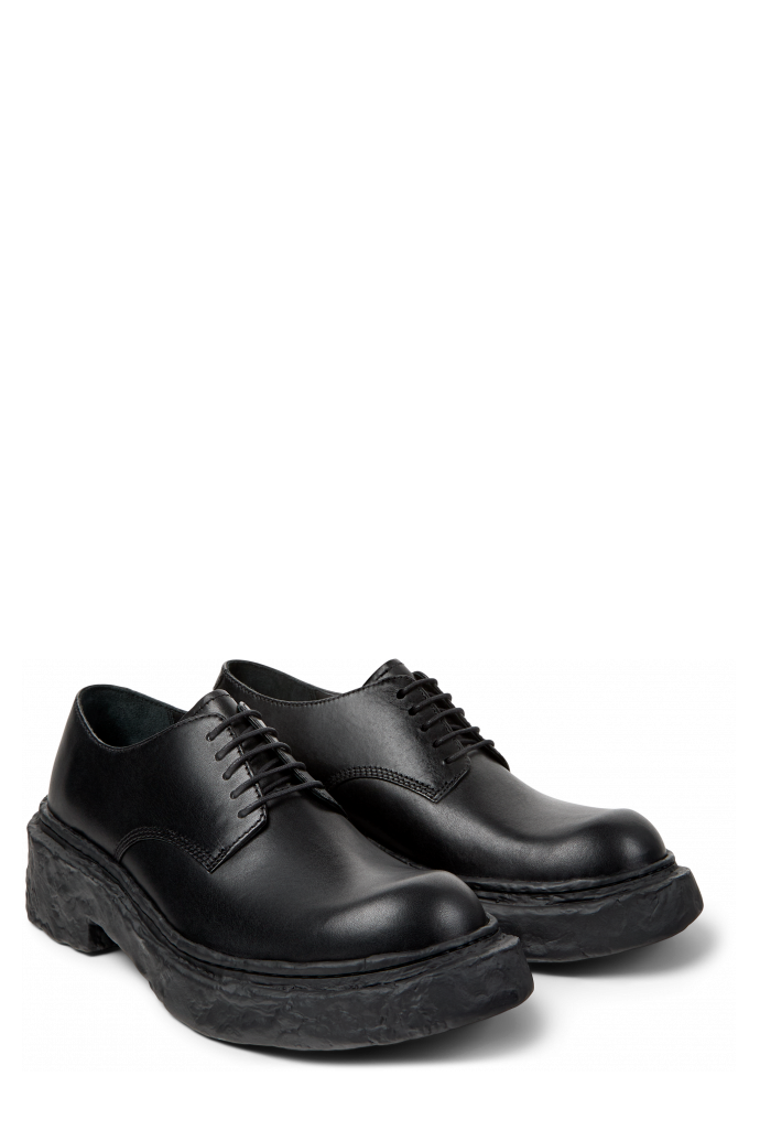 Front view of VAMONOS BLACK