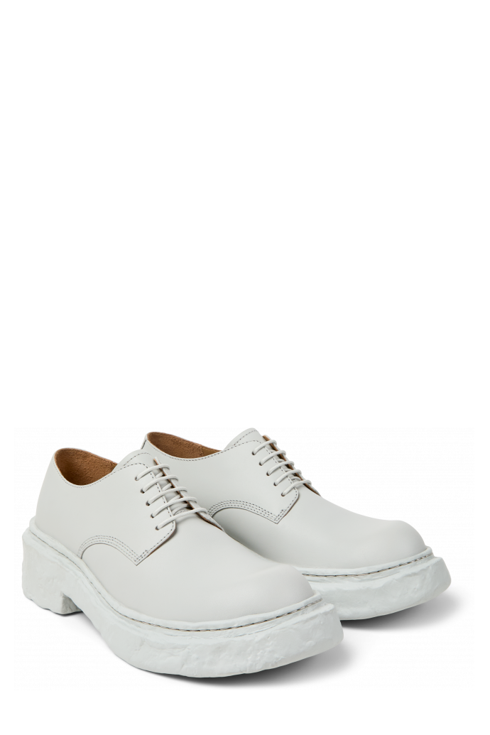 Front view of VAMONOS GRAY