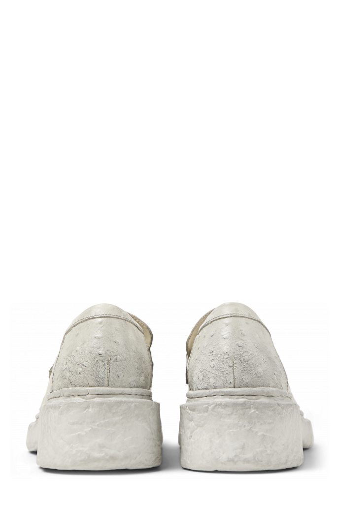 Back view of VAMONOS WHITE