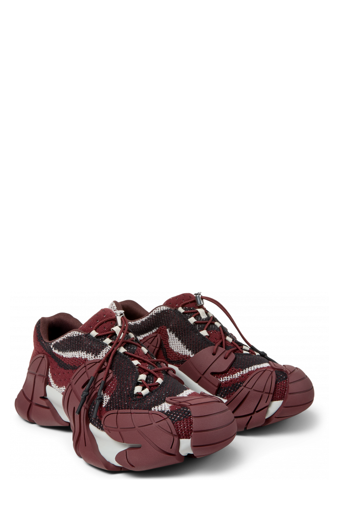 Front view of TORMENTA BURGUNDY-GRAY