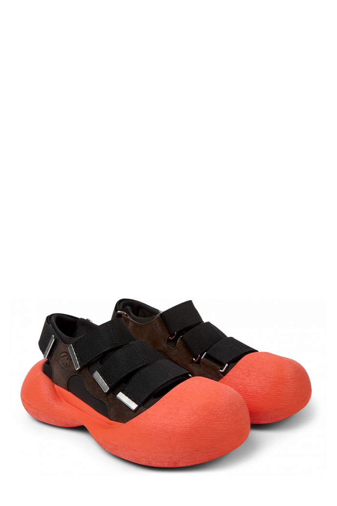 Front view of CARAMBA BLACK