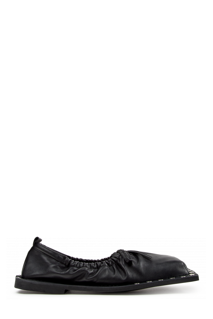 Side view of MENOSMAL BLACK