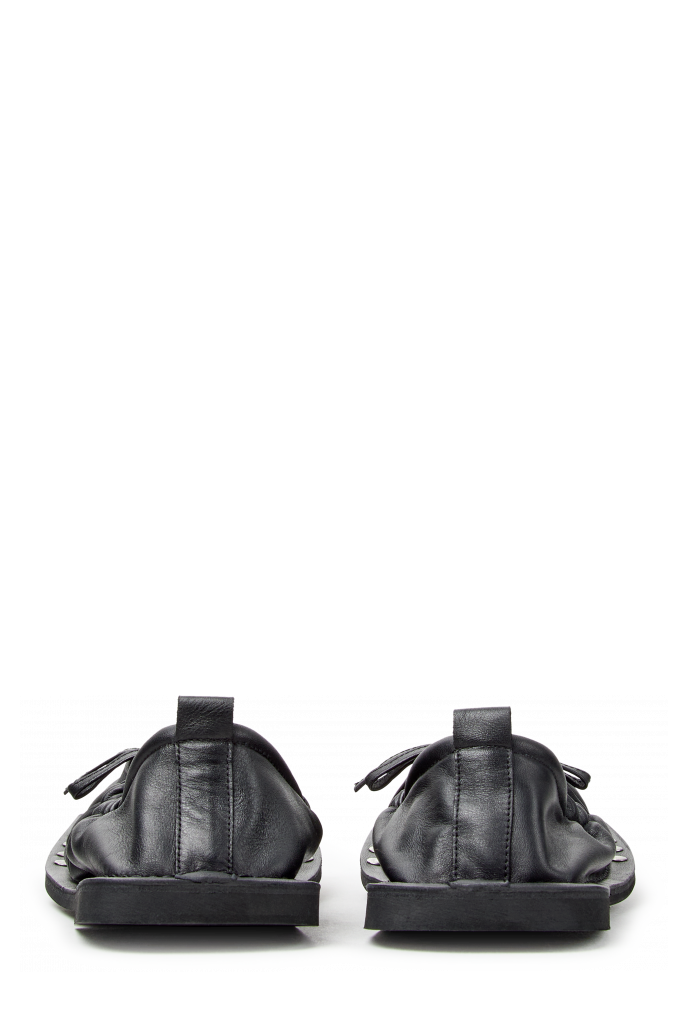 Back view of MENOSMAL BLACK