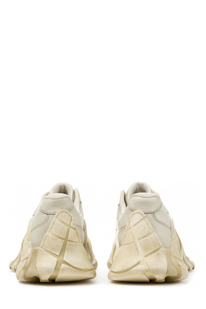Back view of TORMENTA BEIGE-WHITE
