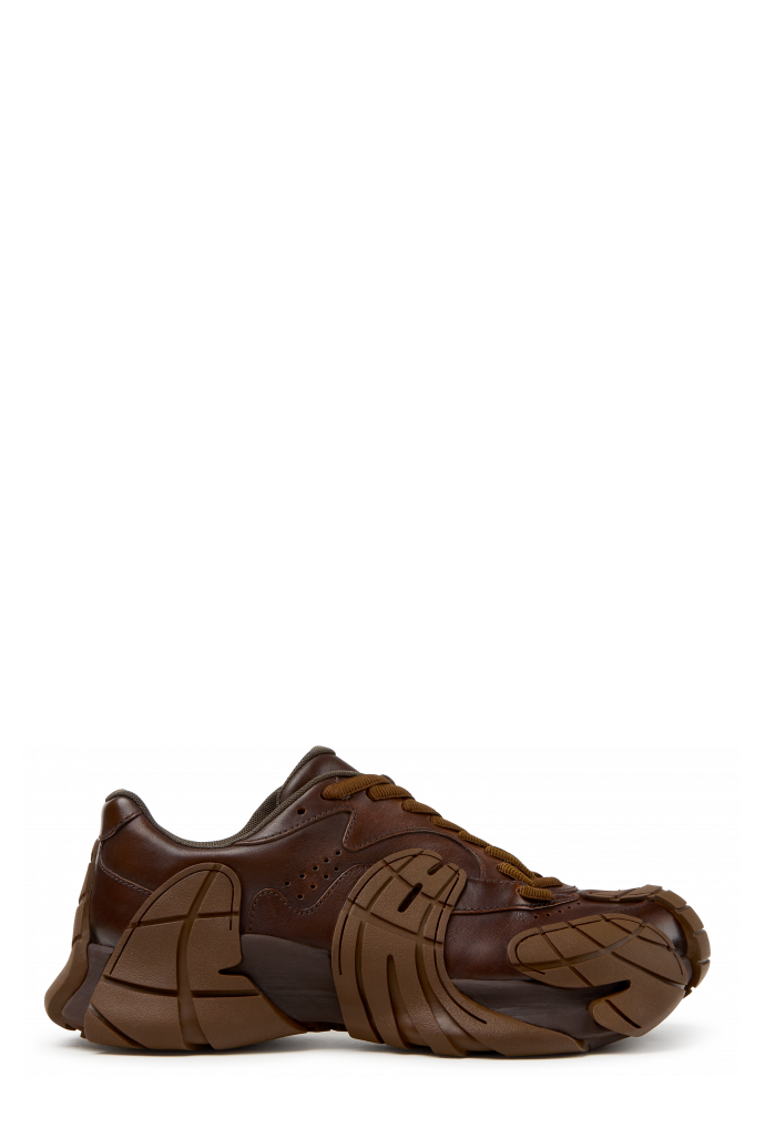 Side view of TORMENTA BROWN