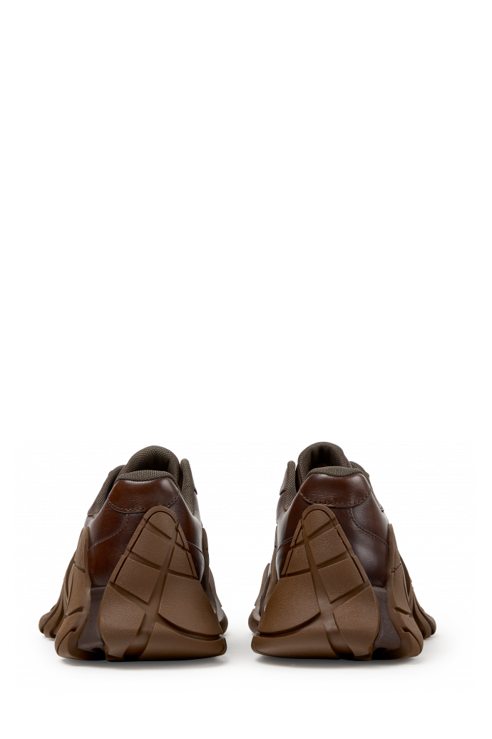 Back view of TORMENTA BROWN