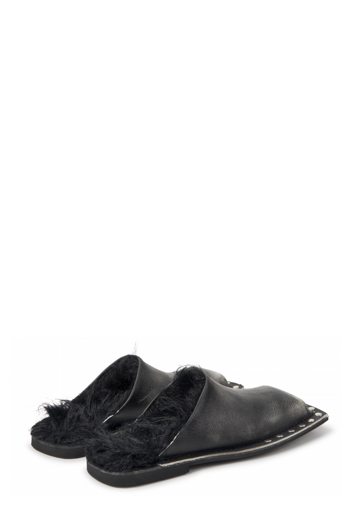 Back view of MENOSMAL BLACK