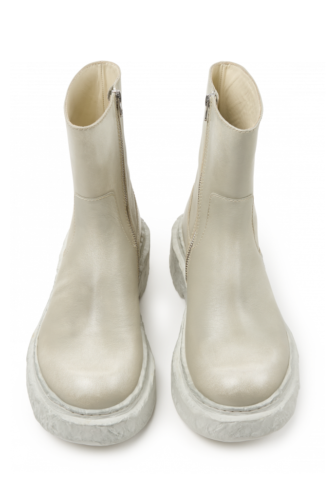Overhead view of VAMONOS BEIGE-WHITE