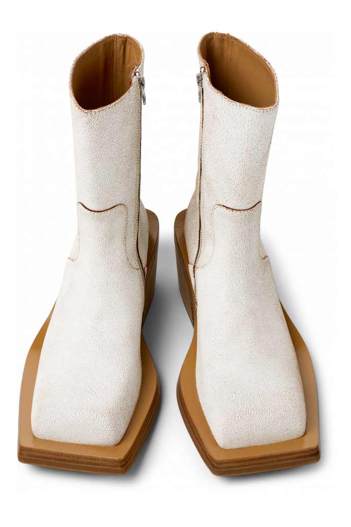 Overhead view of QUETAL White Cracked Leather Boots