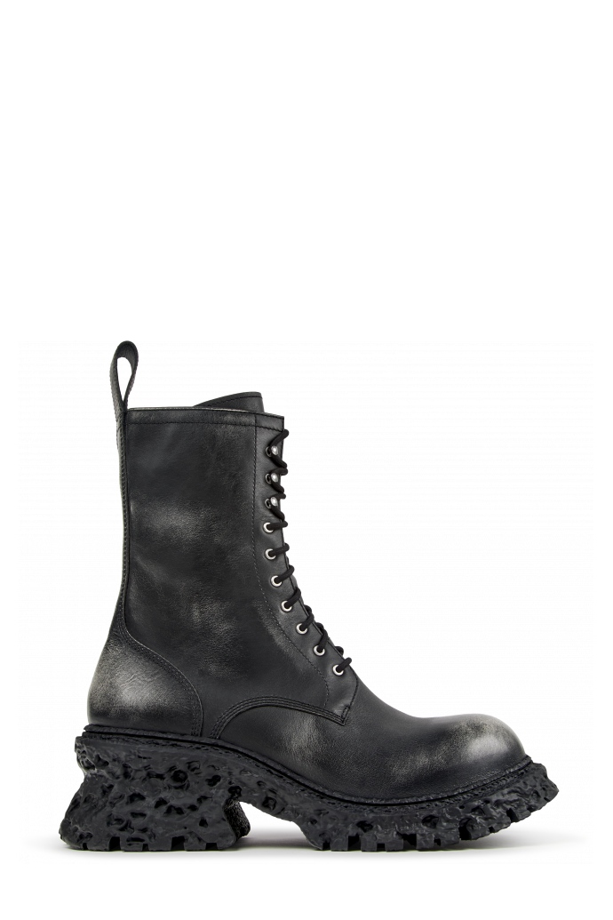 Side view of TERROSO BLACK