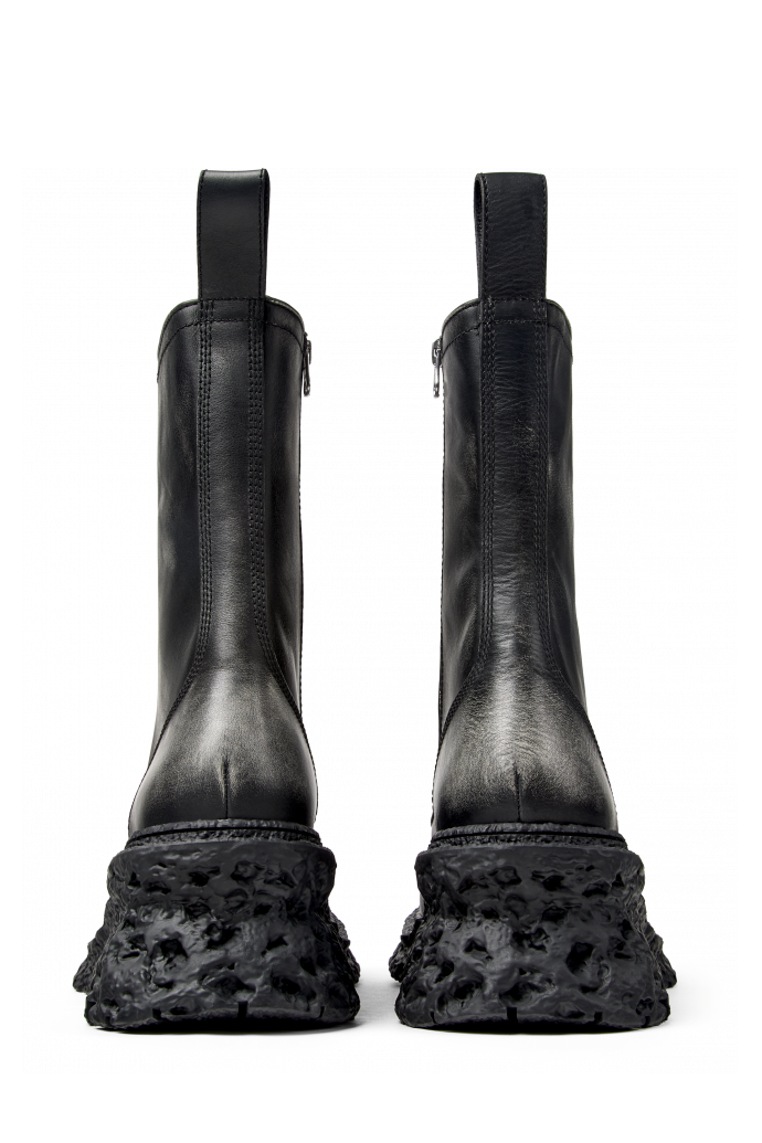 Back view of TERROSO BLACK