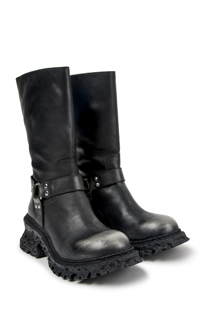 Front view of TERROSO BLACK