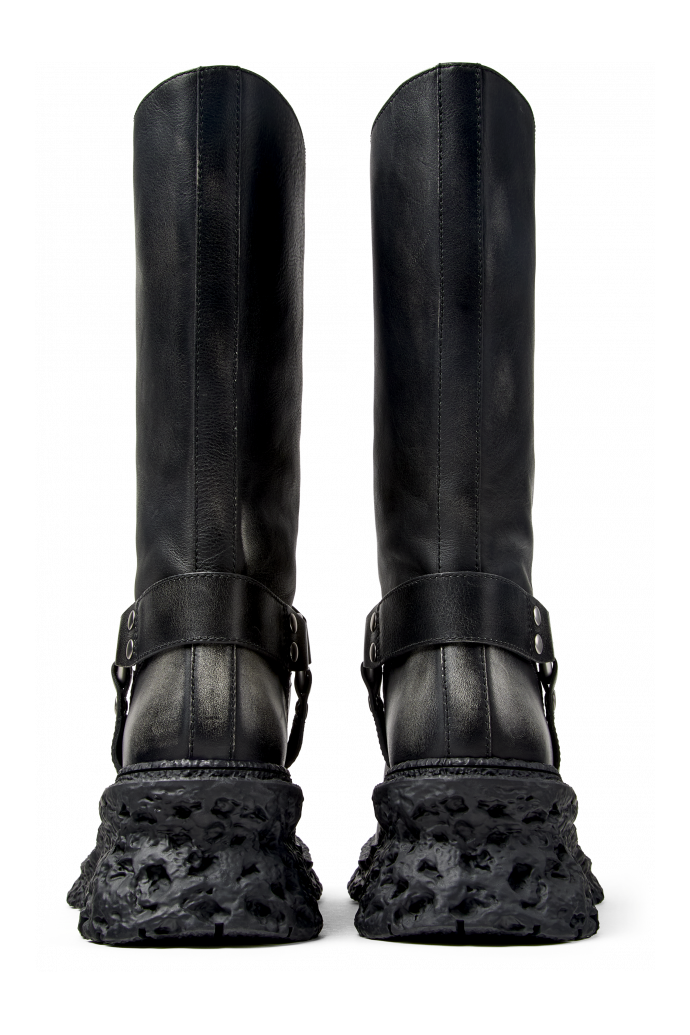 Back view of TERROSO BLACK