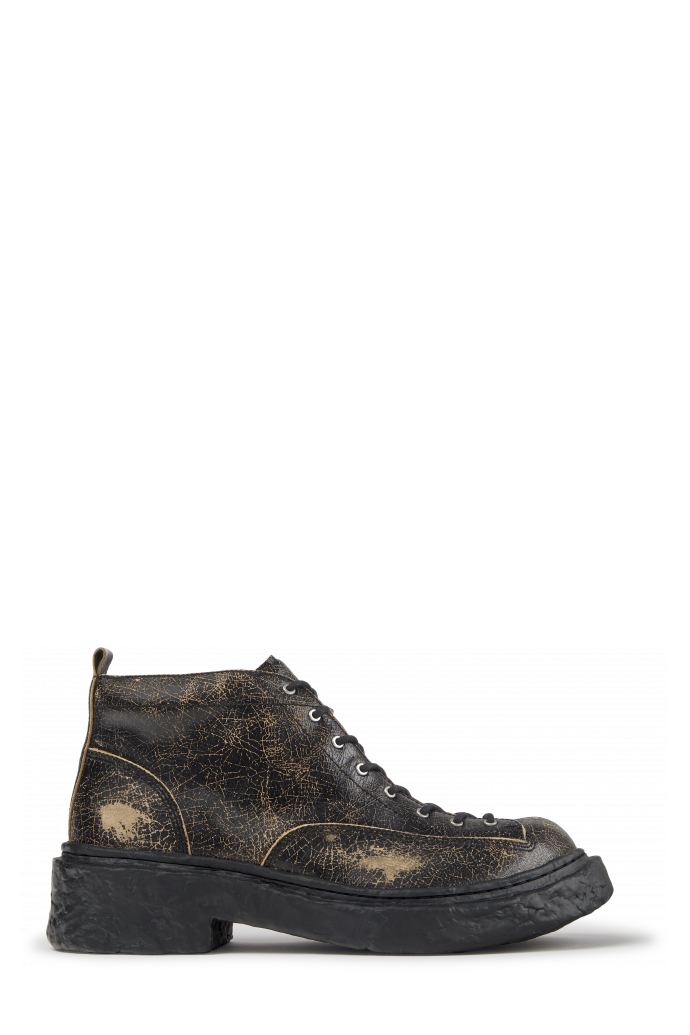 Side view of VAMONOS BLACK-BROWN