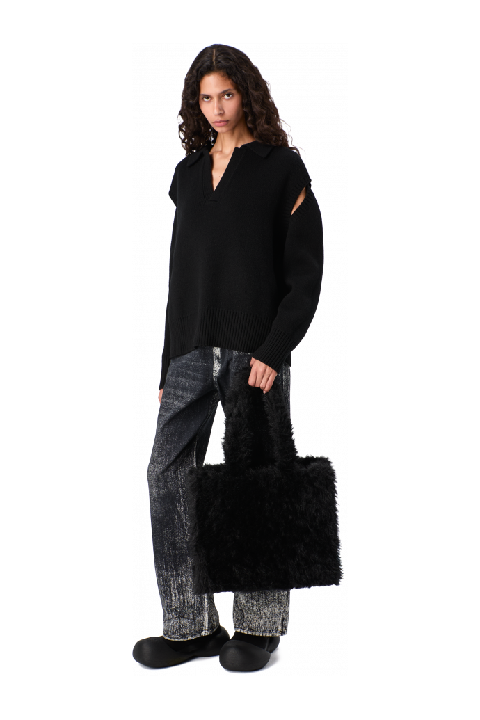 TAKKU Black textured tote