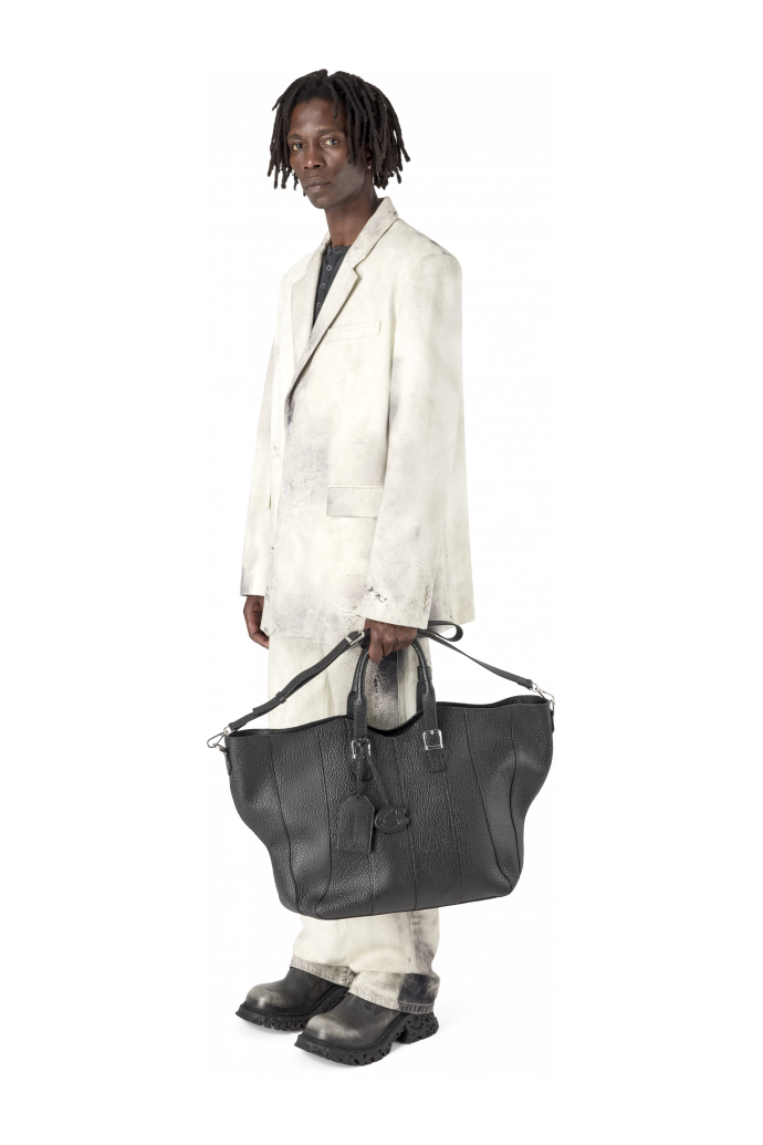 LAUKKU BLACK