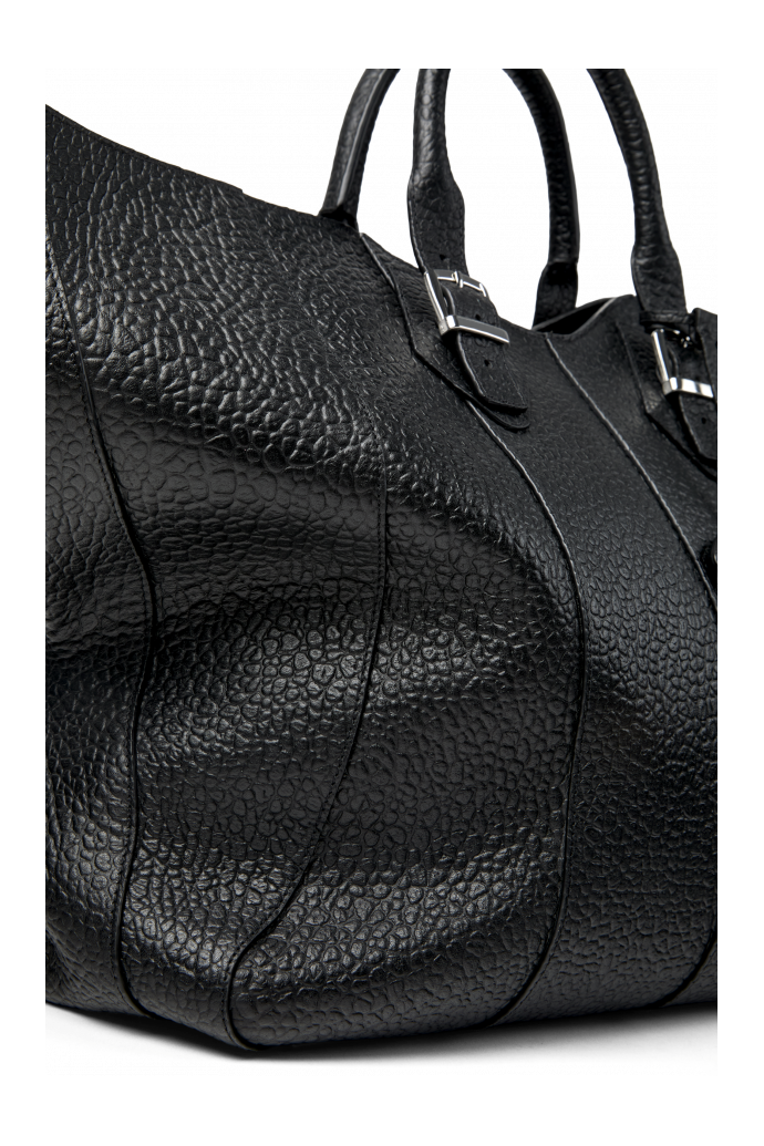 LAUKKU BLACK