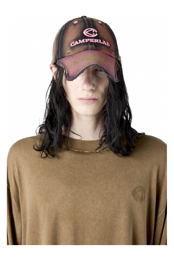 DISTORTED WASHED CAP CASQUETTE DÉLAVÉE DÉFORMÉE<br/>ROSE