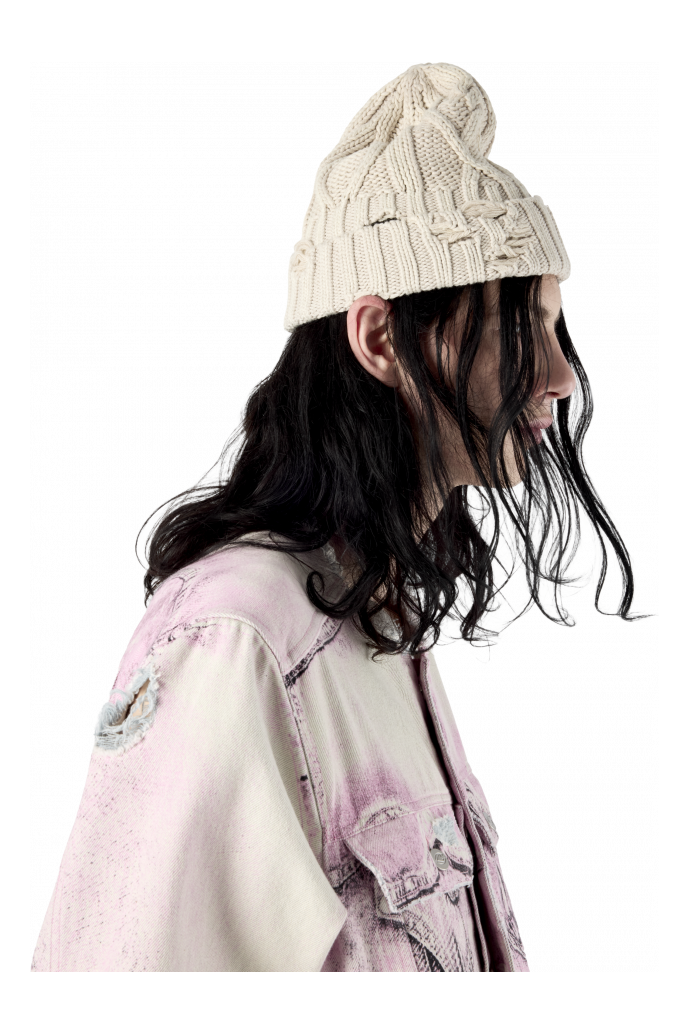 DISTRESSED CABLE KNIT BEANIE CRU