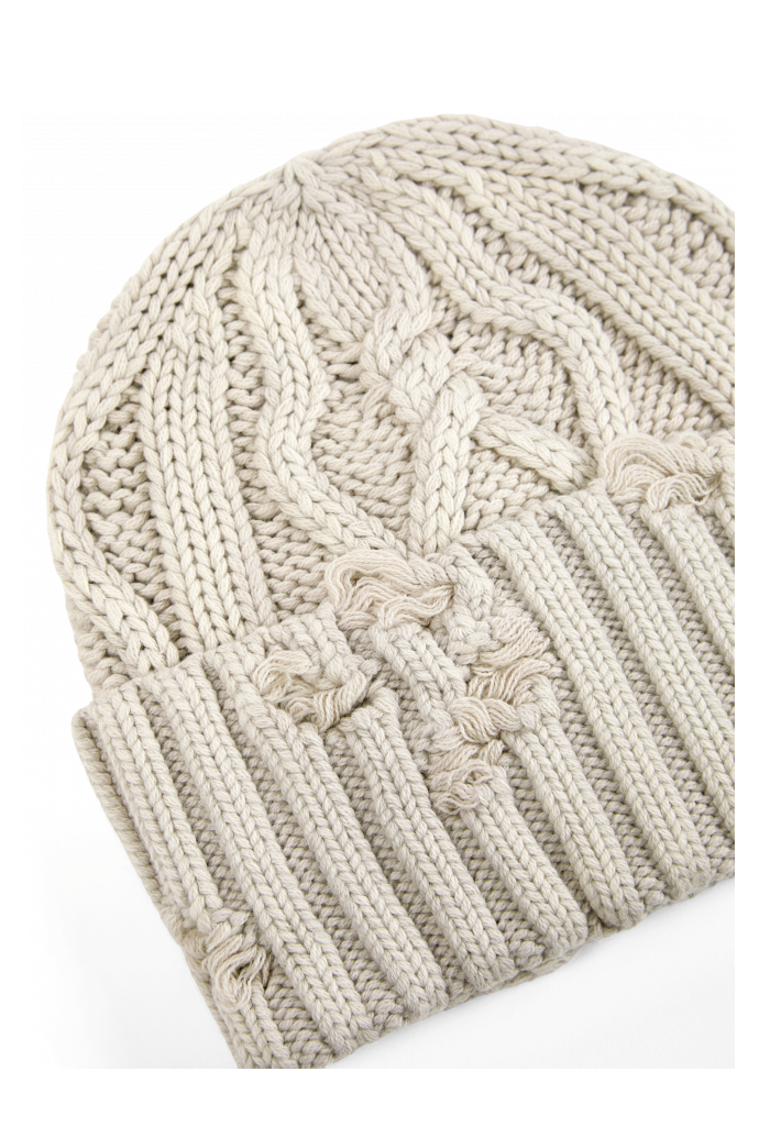 DISTRESSED CABLE KNIT BEANIE OFF WHITE