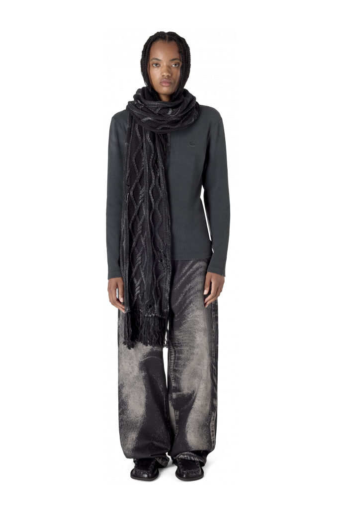 DISTRESSED CABLE KNIT SCARF BLACK