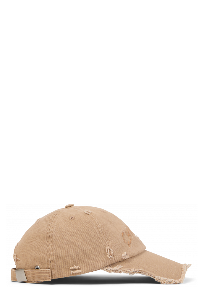 DISTORTED WASHED CAP Beige pet, vervaagd en distorted