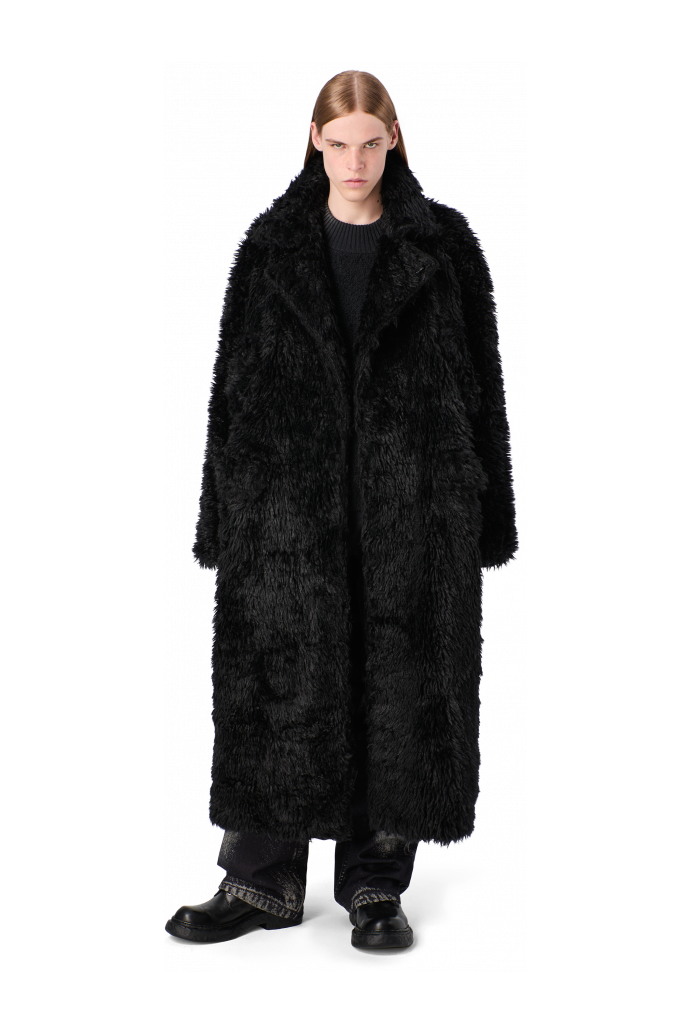 FLUFFY COAT Abric amb textura de color negre
