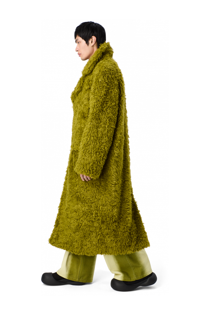 FLUFFY COAT Abric amb textura de color verd