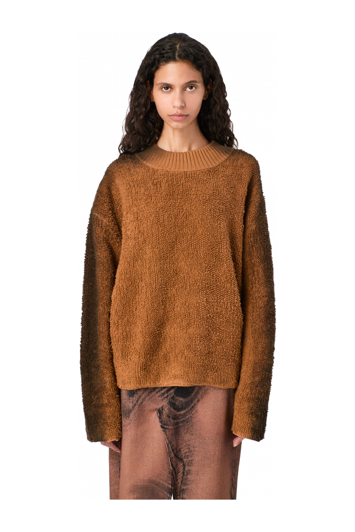 KNIT SPRAYED BOUCLE CREWNECK Camisola em mistura de lã bouclé terracota