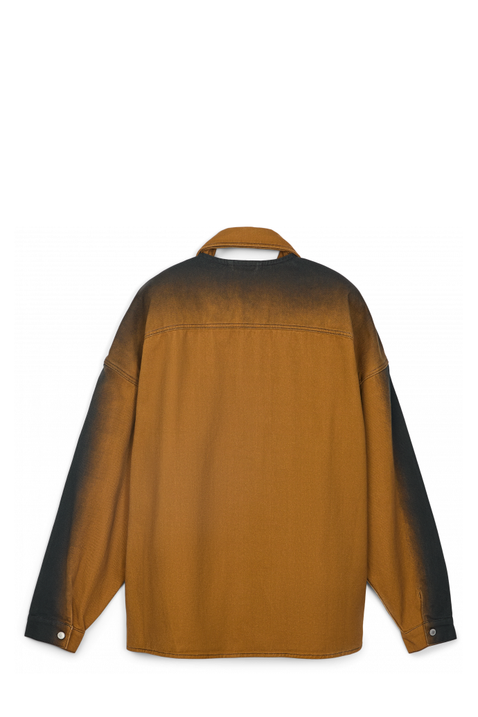 SPRAY PRINT DENIM SHIRT Camisa texana de color terracota estampada amb efecte d’esprai