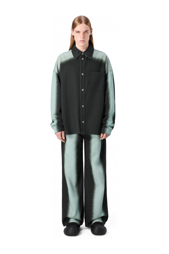 SPRAY PRINT DENIM JEANS Schwarze Bootcut-Jeans mit Print in Spray-Optik