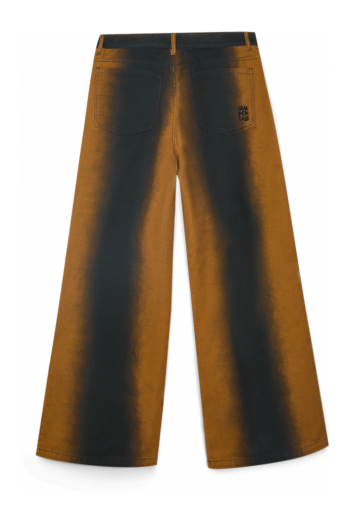 SPRAY PRINT DENIM JEANS Bootcut-Jeans in Terrakotta mit Print in Spray-Optik