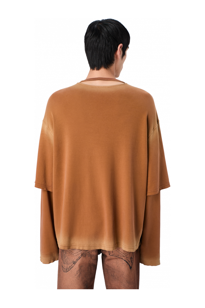 WASHED LAYERED LONG SLEEVE T-SHIRT T-shirt terracotta dégradé à manches longues en coton bio